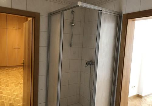Bad - Flur - Schlafzimmer