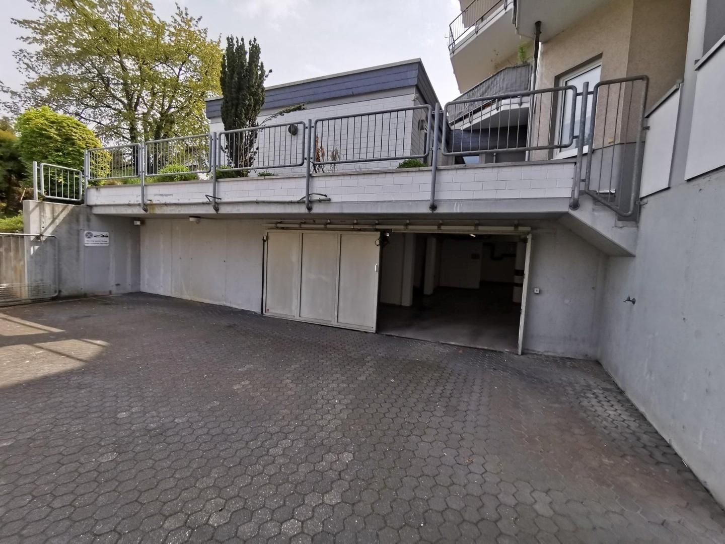Tiefgargenzufahrt