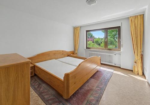 Einliegerwohnung Untergeschoss Schlafzimmer