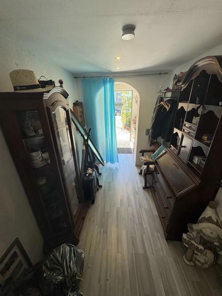 8 Flur und Garderobe