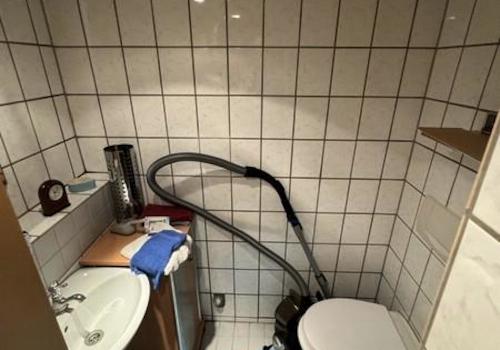 16 Gäste WC