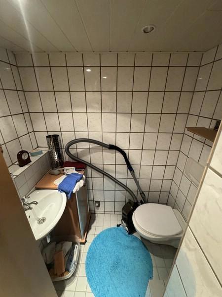 16 Gäste WC
