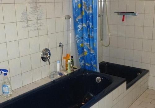 Bad2 OG mit Dusche, Badewanne,