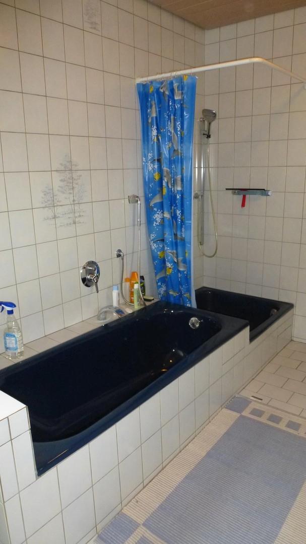 Bad2 OG mit Dusche, Badewanne,