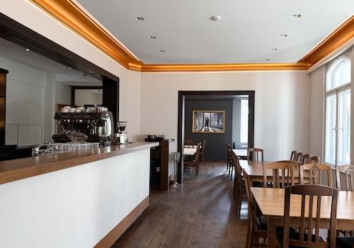 Bar 2