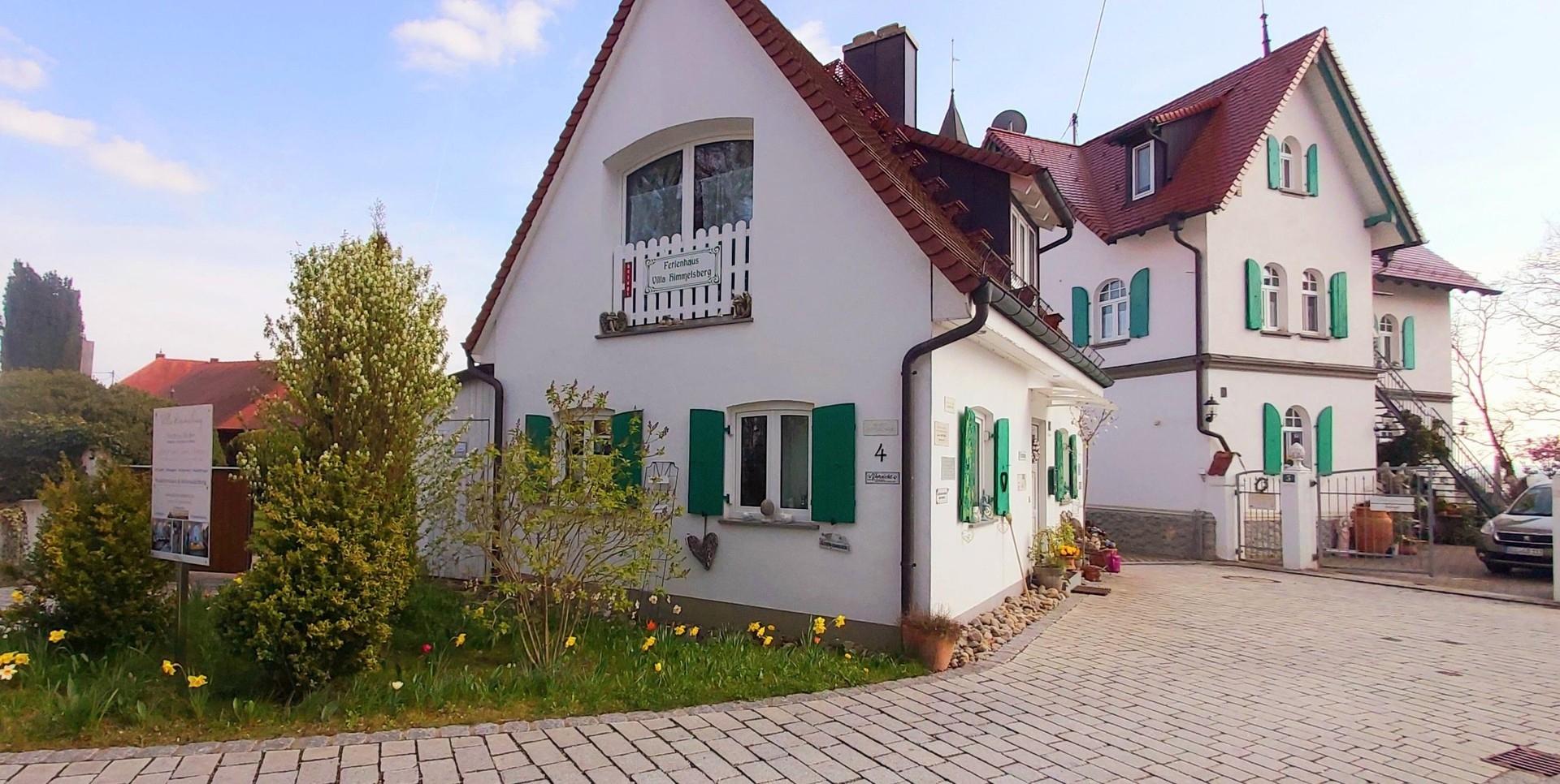 Einfahrt zur Villa