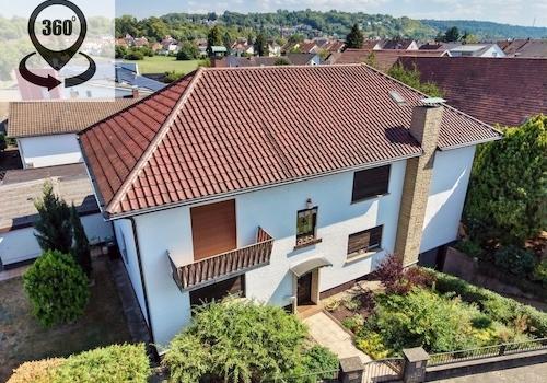 Vorderansicht des Hauses