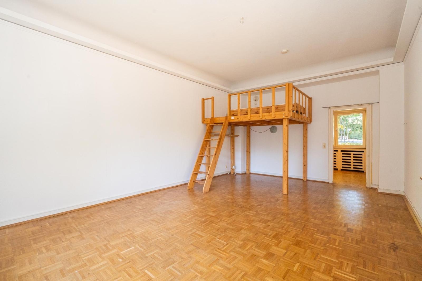 Wohn- und Schlafzimmer