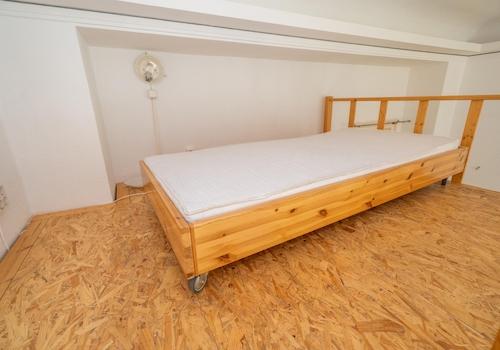 Wohn- und Schlafzimmer