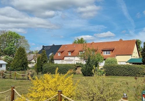 Blick zum Mittelhaus