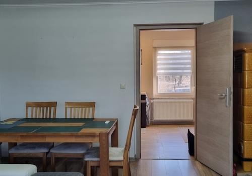 Wohnzimmer mit Essplatz