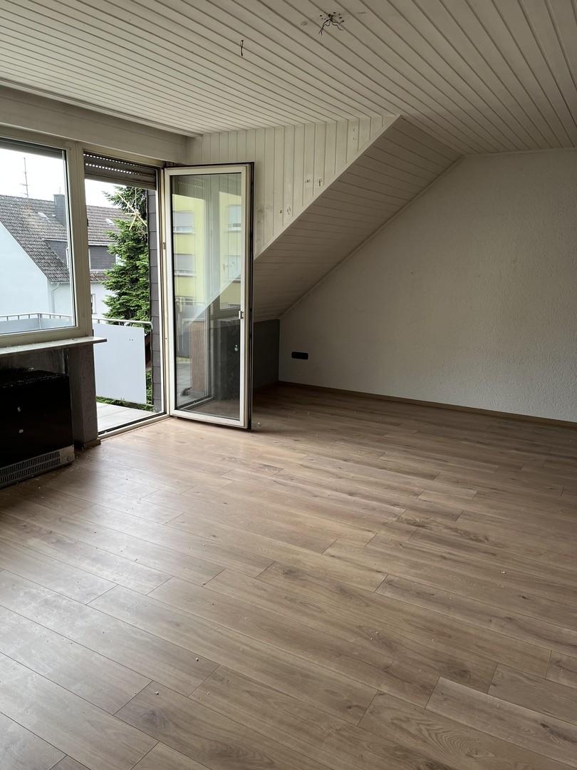 Wohnzimmer + Balkon