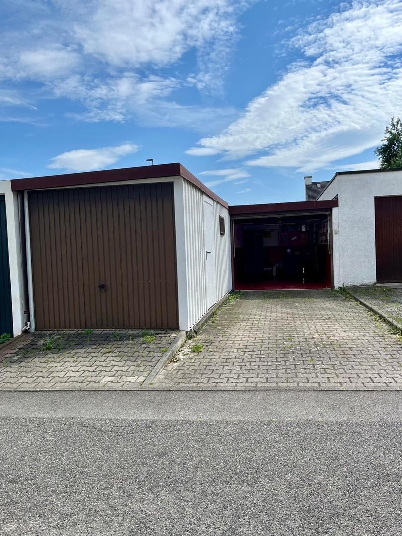 2 Garage mit Stellplatz