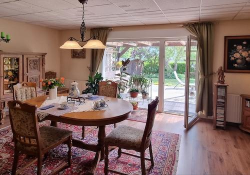 Wohnzimmer mit Terrassenzugang