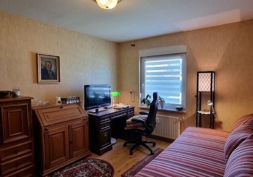 Schlafzimmer oder Home-Office im EG