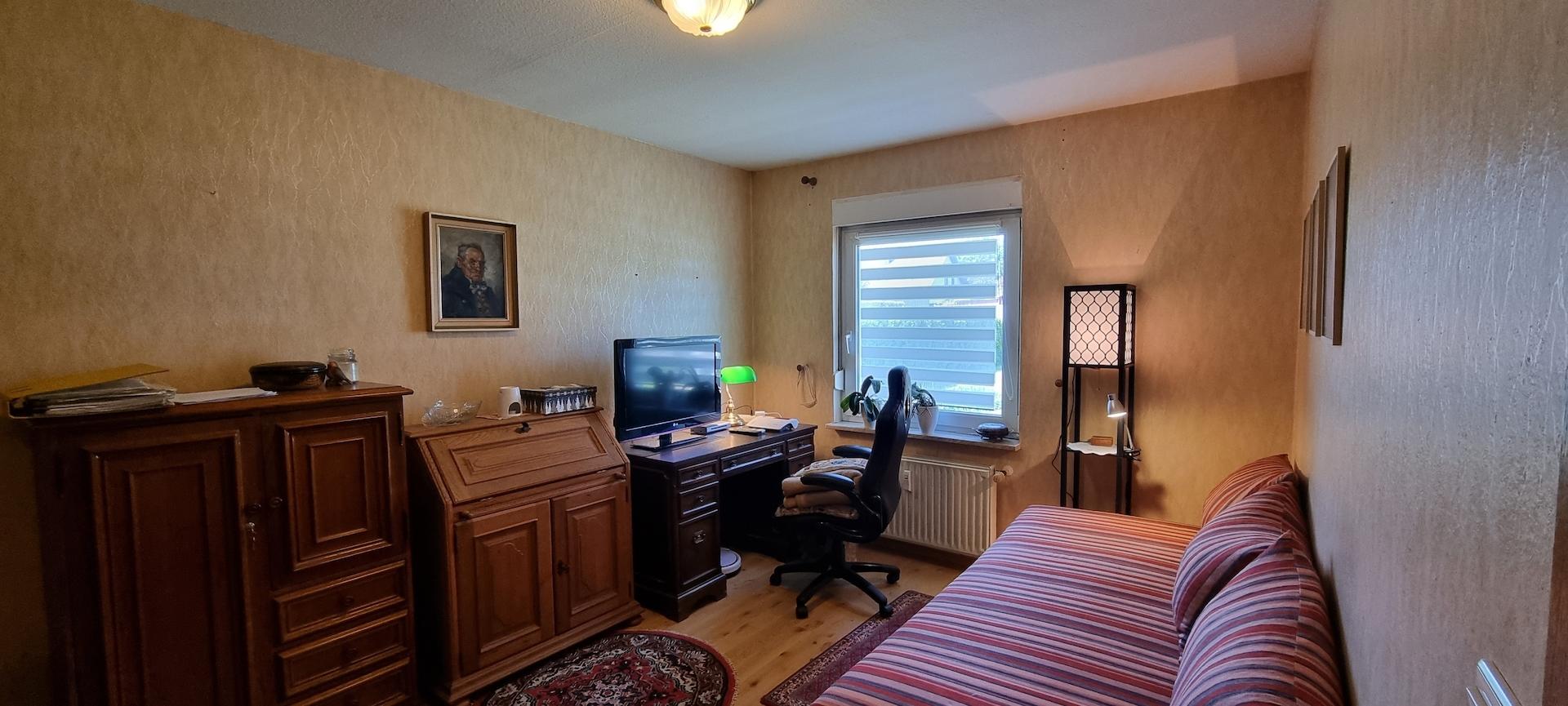 Schlafzimmer oder Home-Office im EG