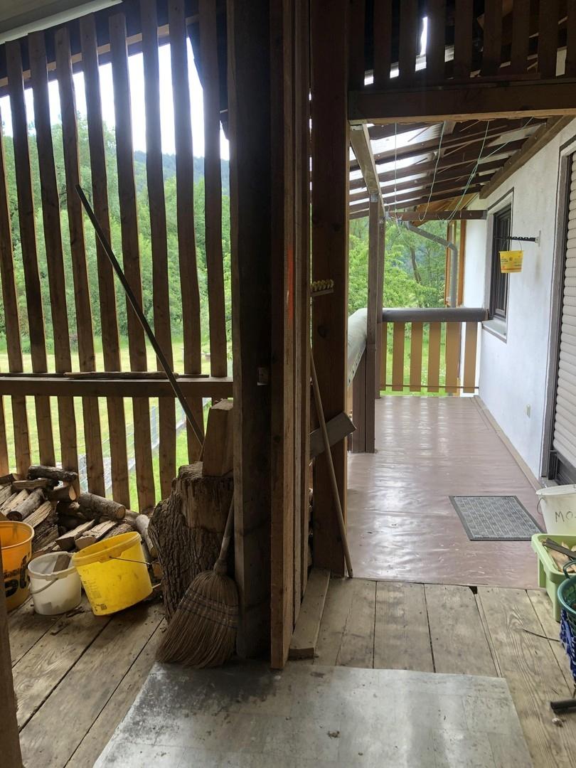 Zugang Balkon zum Kachelofen