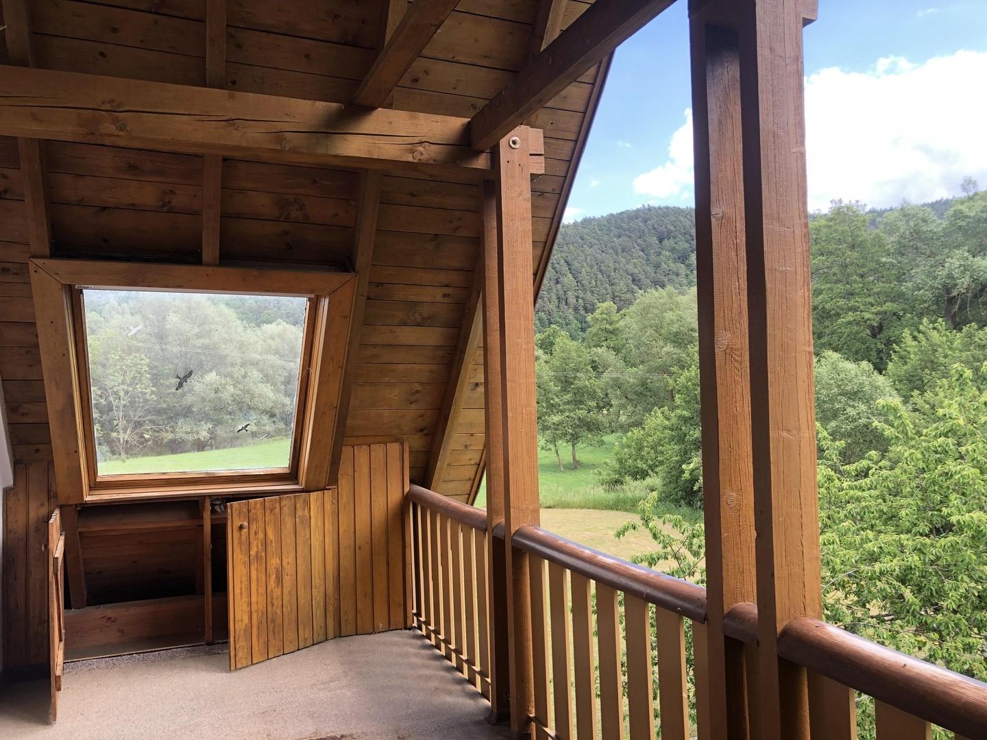 Großer Balkon im 1. Stock