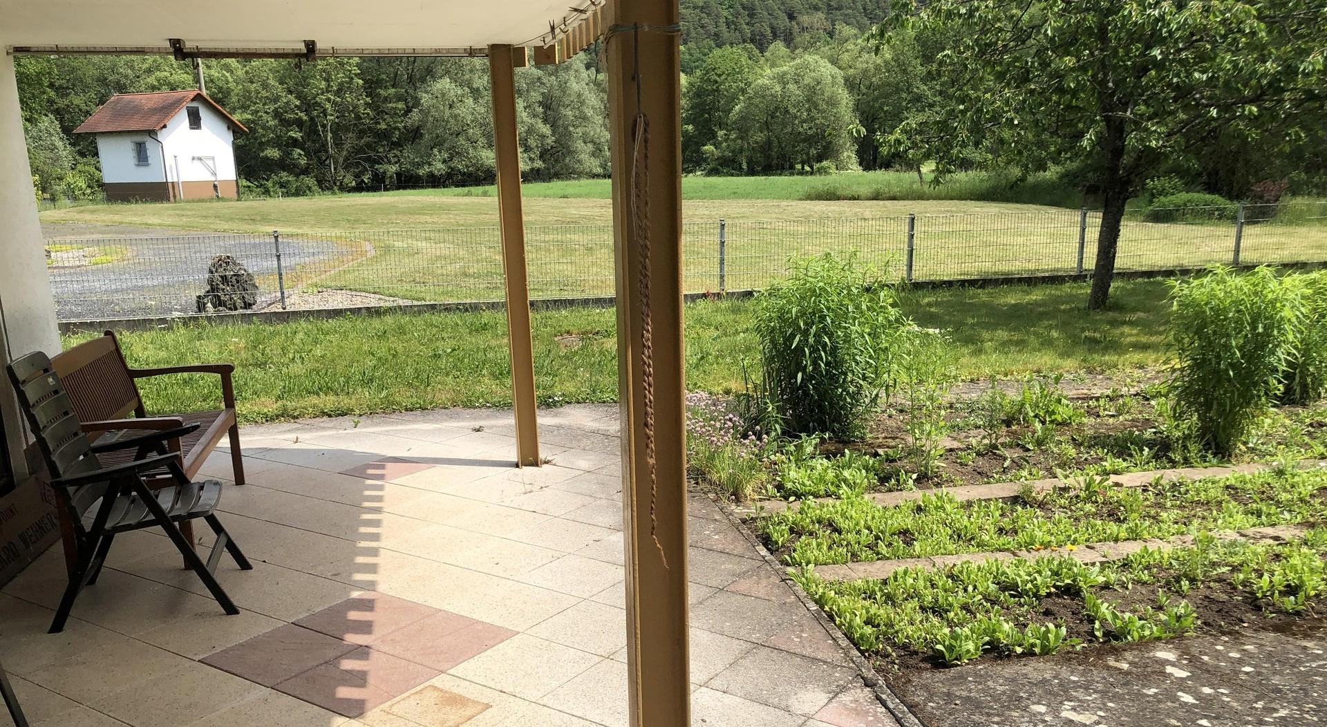 Terrasse im Kellergeschoss