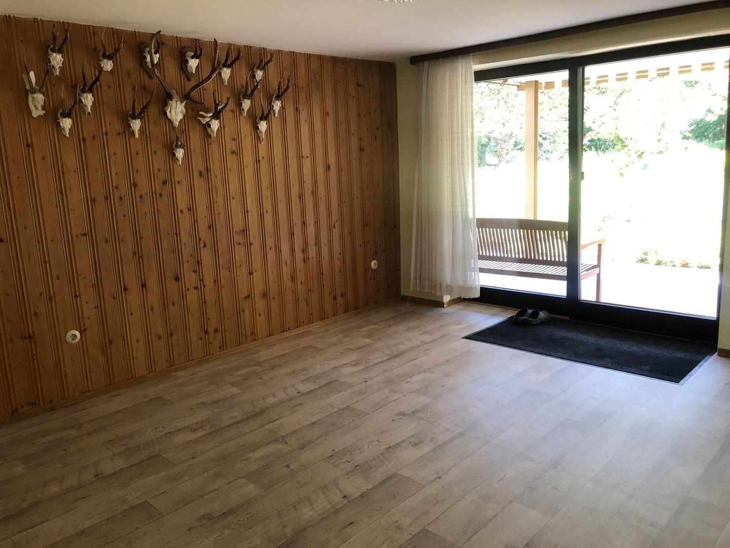 UG mit großer Tür zum Garten