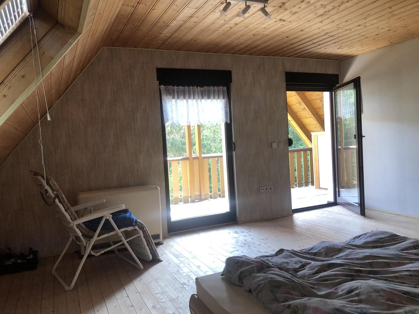 Großes Balkonzimmer im OG