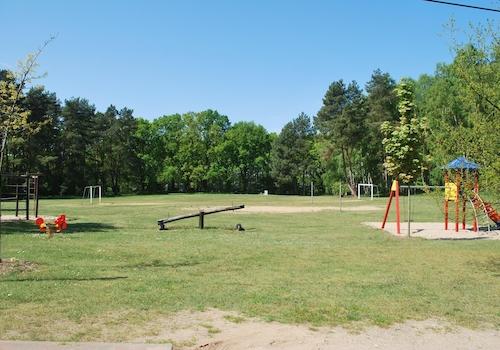 Kinderspielplatz in ca. 100m 