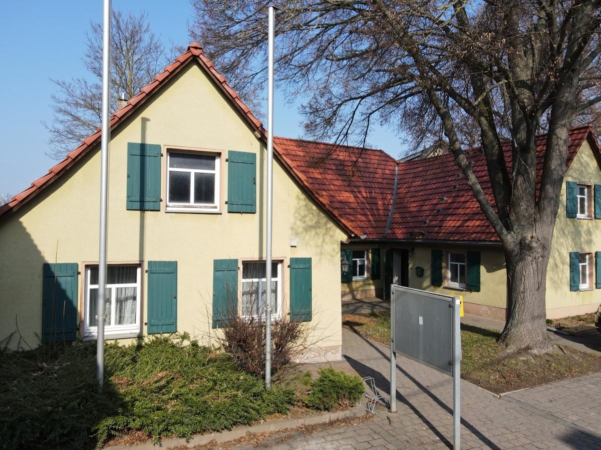 Front 4