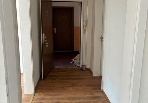 Flur von Küche zum Eingang