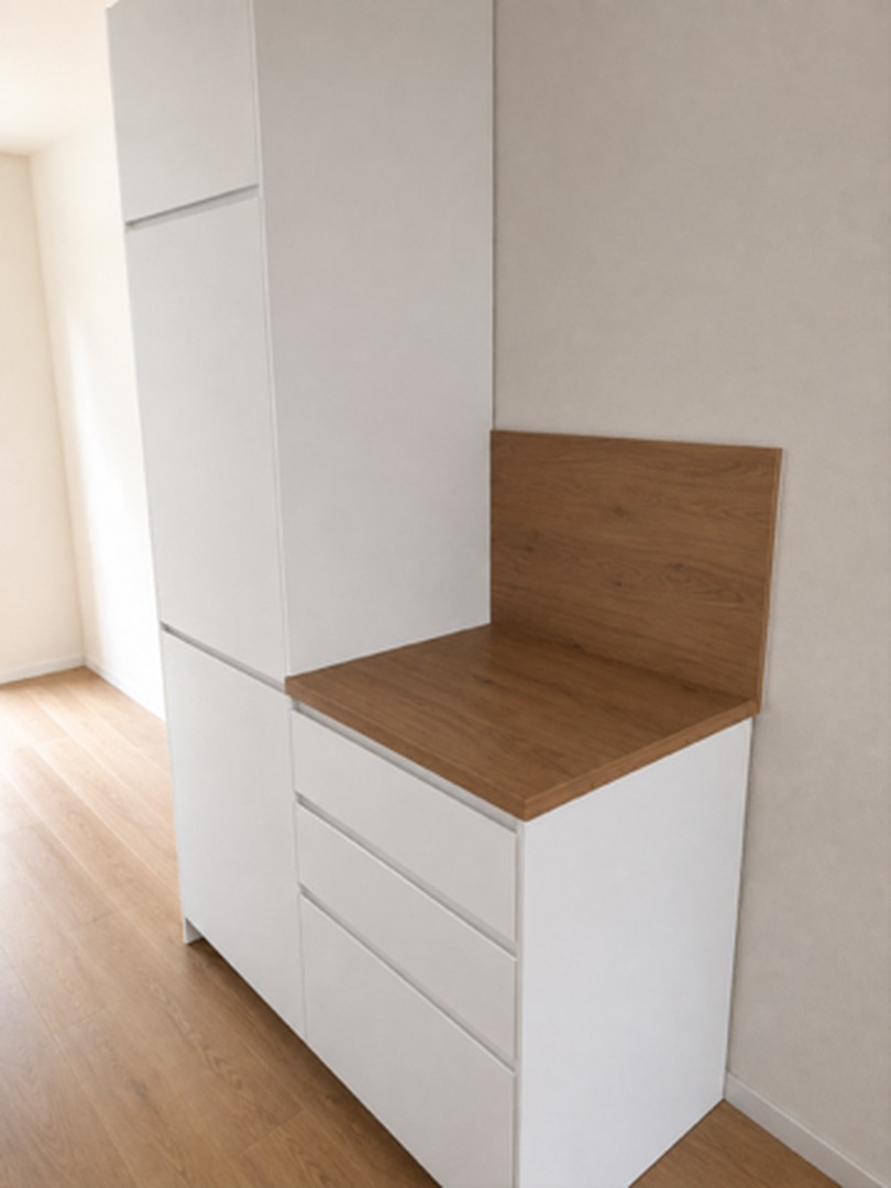 Hoher Kühlschrank inkl. gr.TK 
