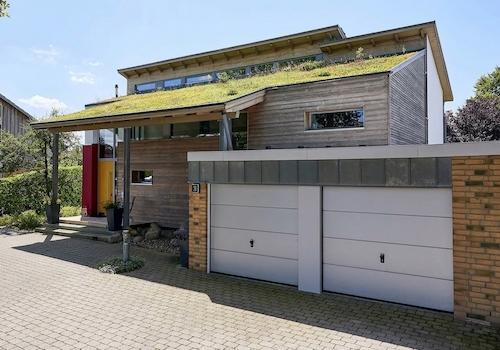 Doppelgarage mit elektr. Toren