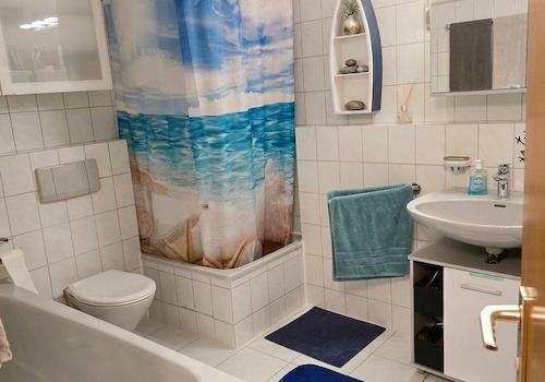 Großes Badezimmer