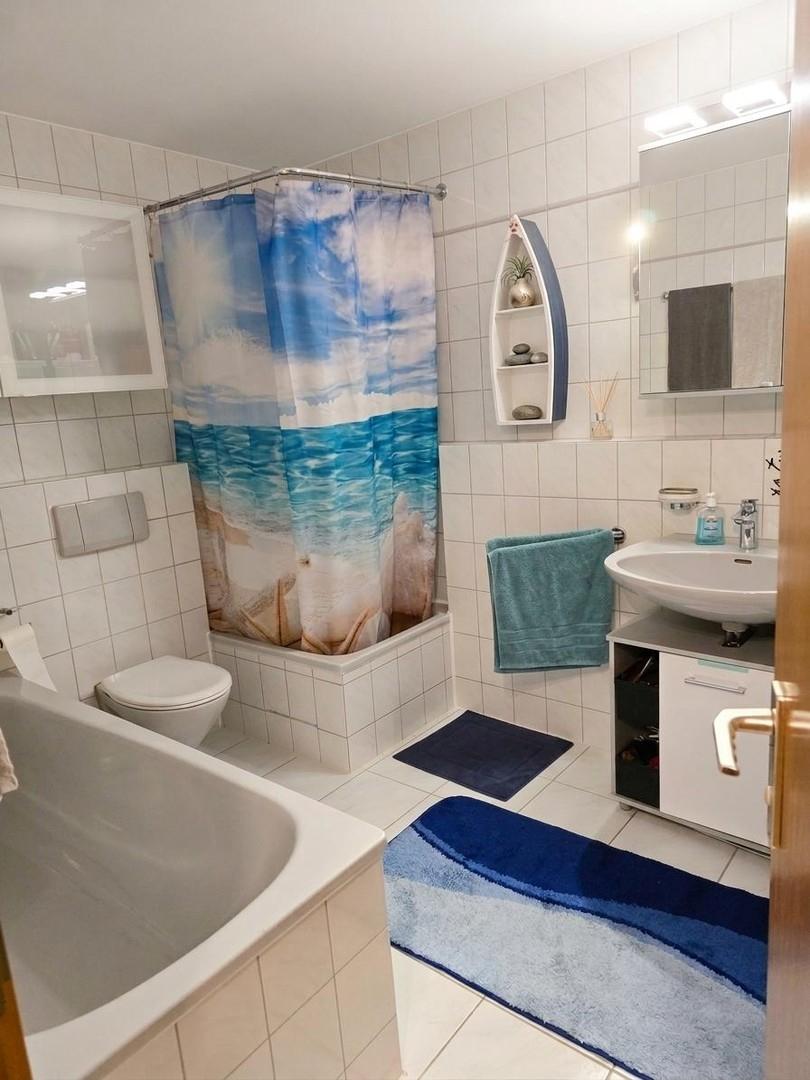 Großes Badezimmer