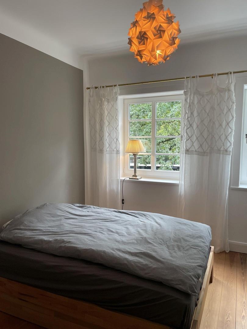 Schlafzimmer 1