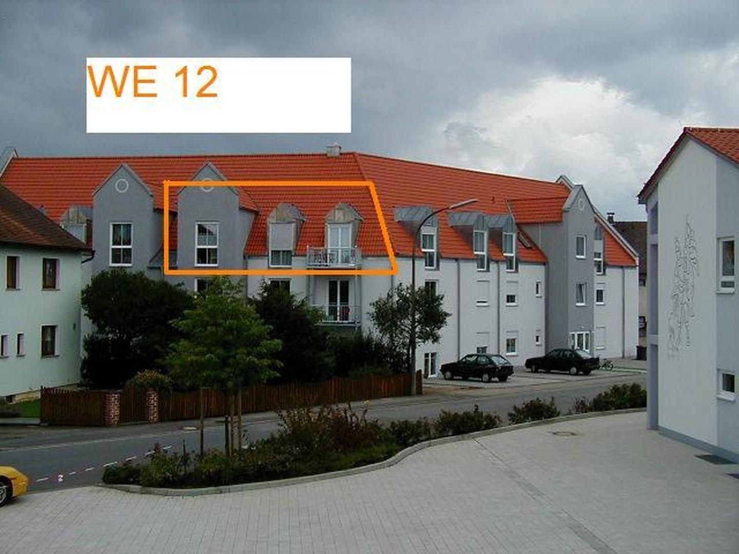 von Süden, mit Sonnenbalkon