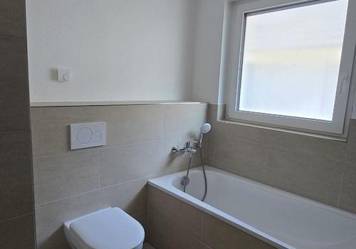 Bad mit Badewanne