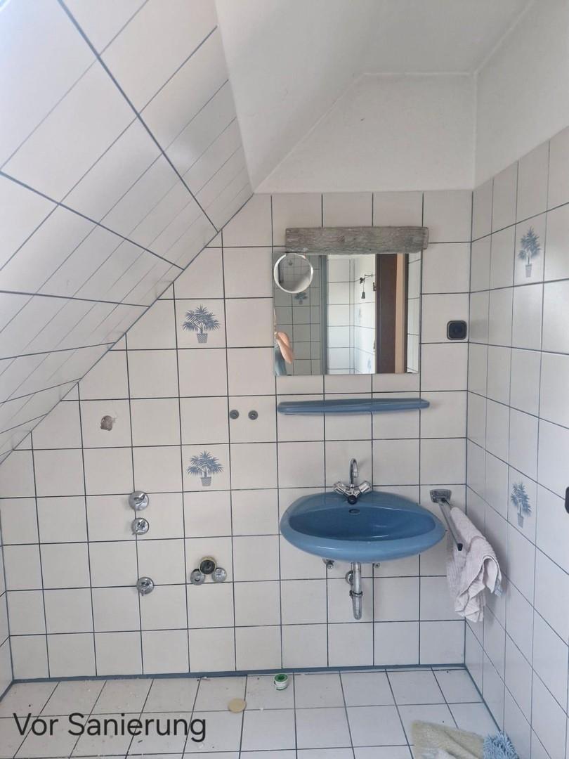 Badezimmer vor Sanierung