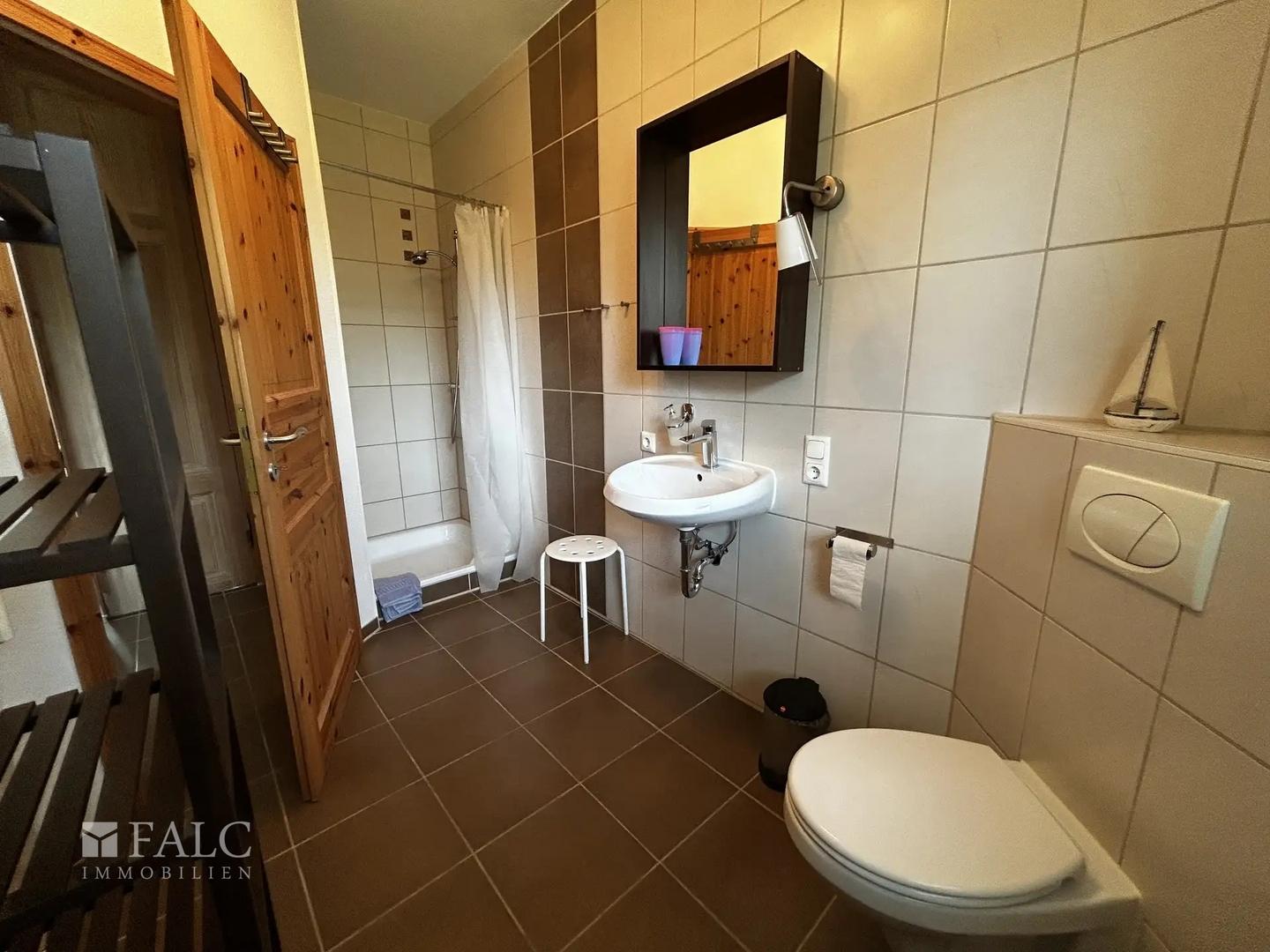 Badezimmer Wohnung links