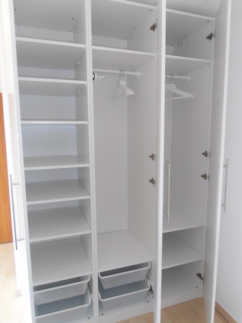 Kleiderschrank