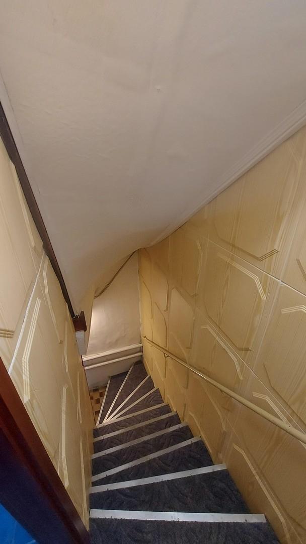 Treppe zwischen EG und Keller
