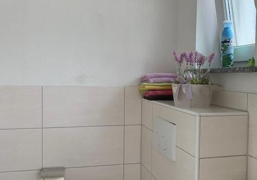 Gäste-WC mit Fenster
