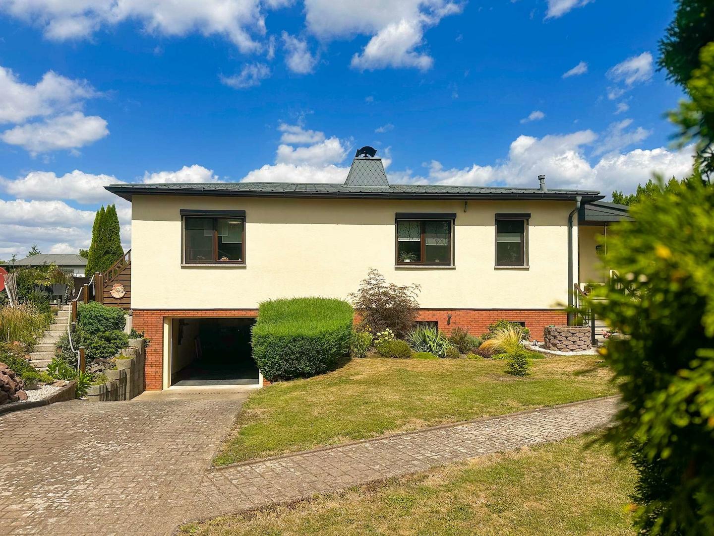 Haus mit Garage