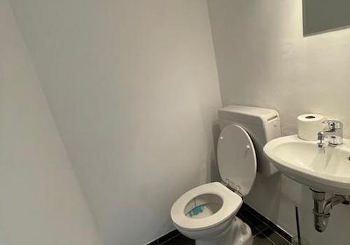Separate Toilette