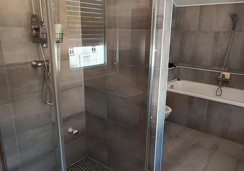 Badezimmer im Obergeschoss