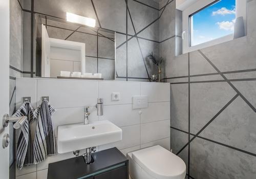 Gäste-WC mit Tageslicht