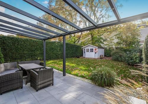 Garten mit Gartenhäuschen