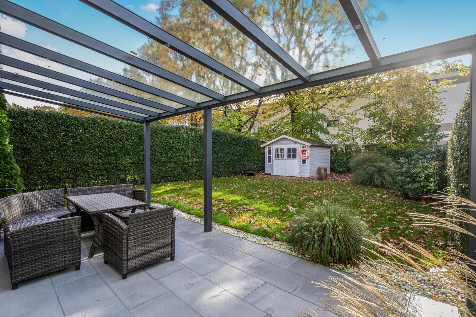 Garten mit Gartenhäuschen