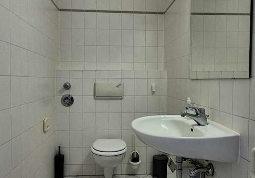 WC 1