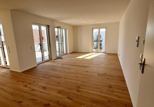 Wohnzimmer & Küche 