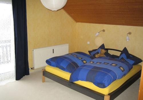 Dachgeschoß-Zimmer 1