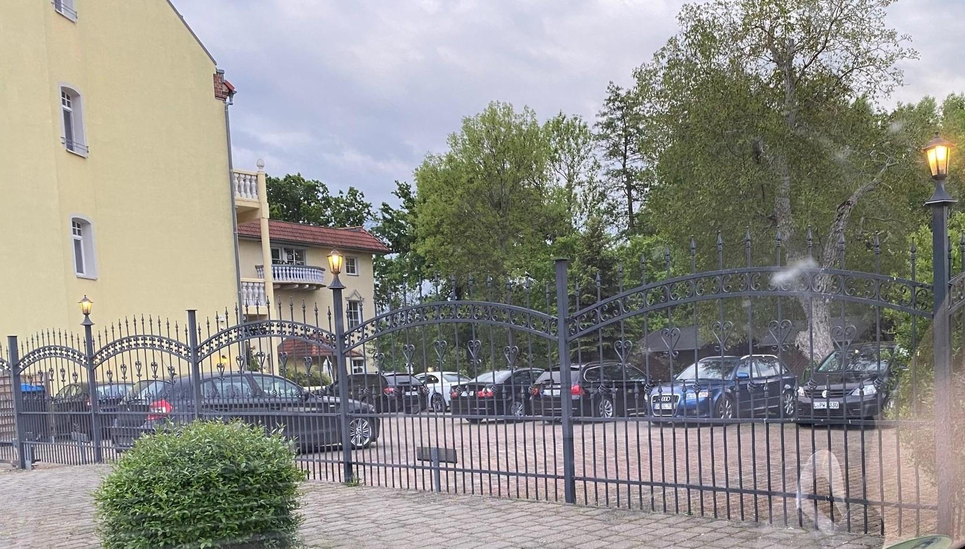 Tor- und Zaunanlage